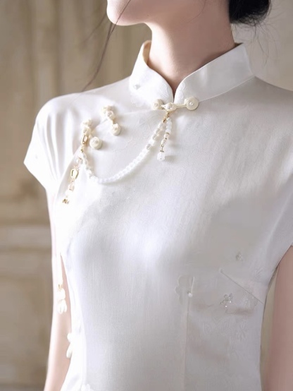 Han De Delicate Cheongsam