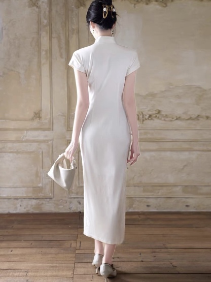 Han De Delicate Cheongsam