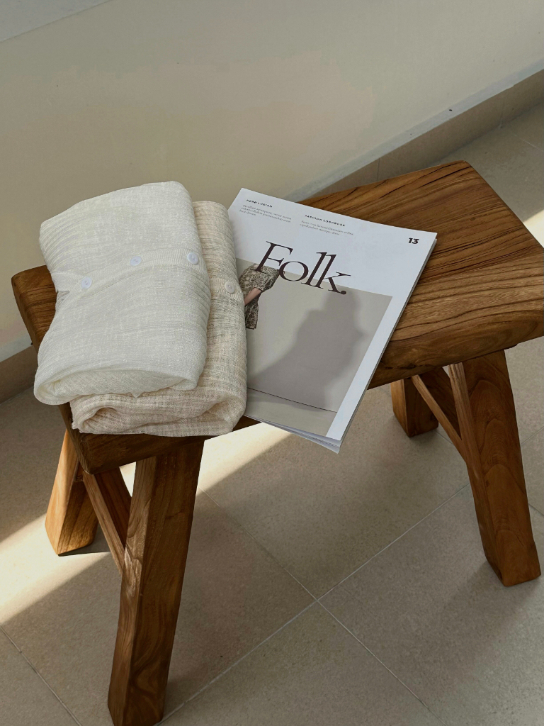 Na Na Cardigan -The Black Bow-