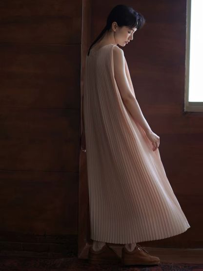 Heather V-Collar Pleated Flowy Dress