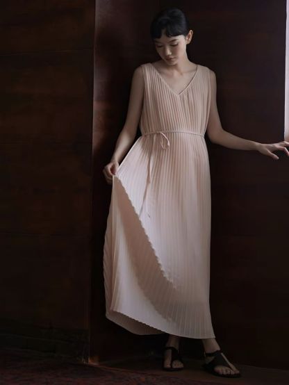 Heather V-Collar Pleated Flowy Dress