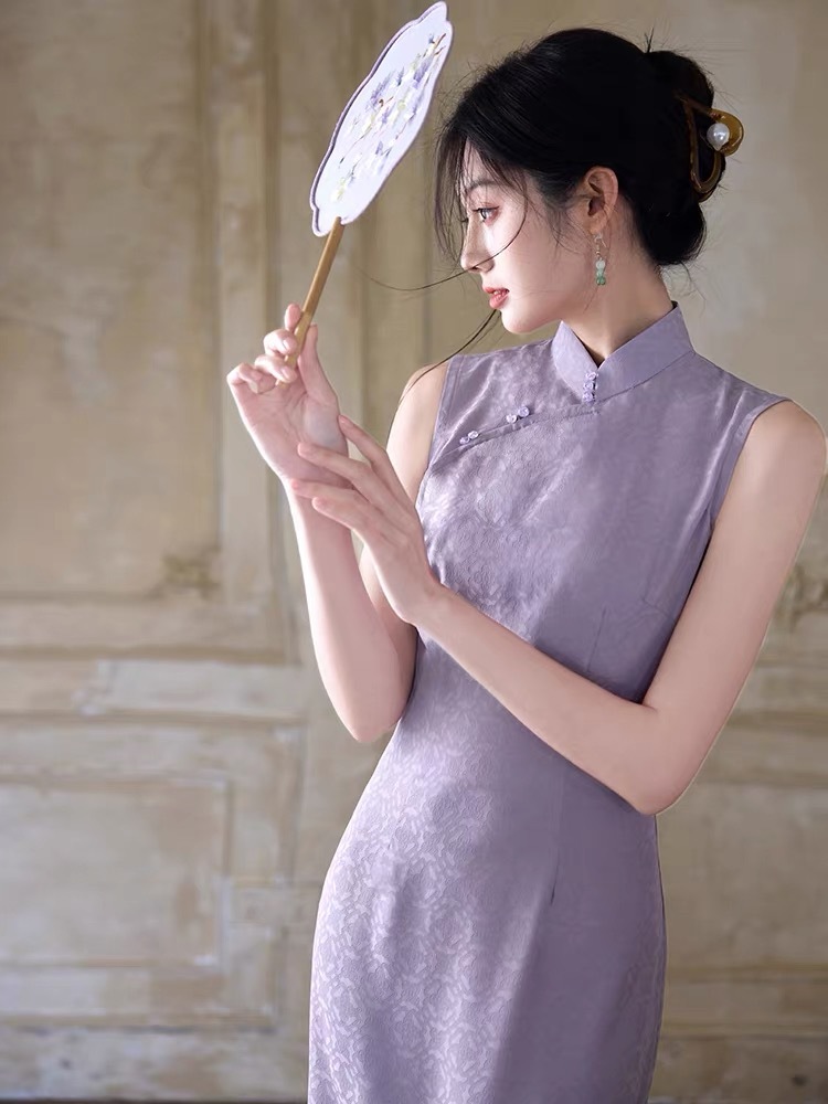 Han Zi Sleeveless Cheongsam