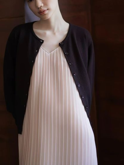 Heather V-Collar Pleated Flowy Dress