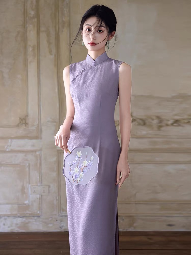 Han Zi Sleeveless Cheongsam
