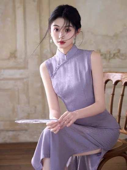 Han Zi Sleeveless Cheongsam