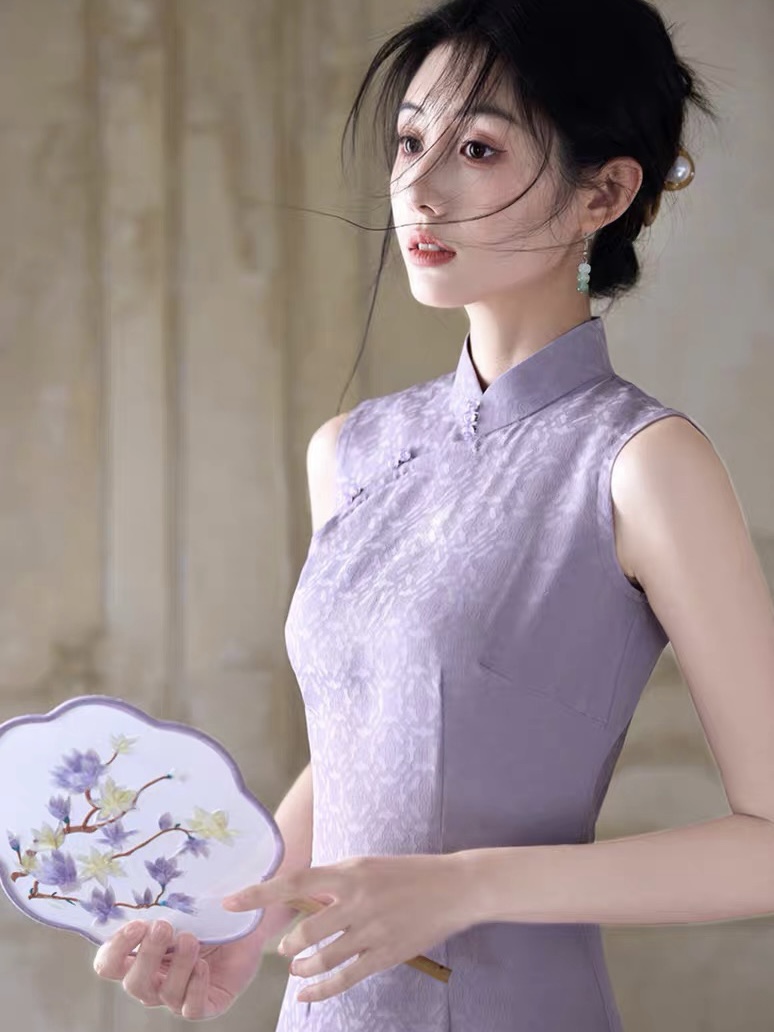 Han Zi Sleeveless Cheongsam