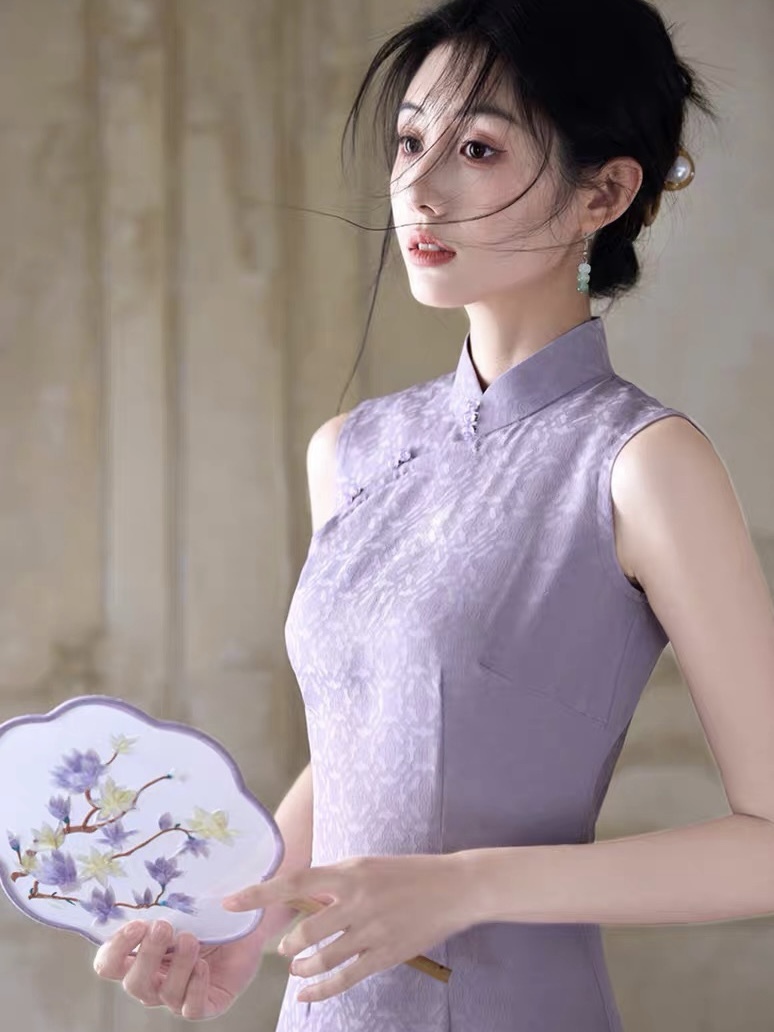 Han Zi Sleeveless Cheongsam
