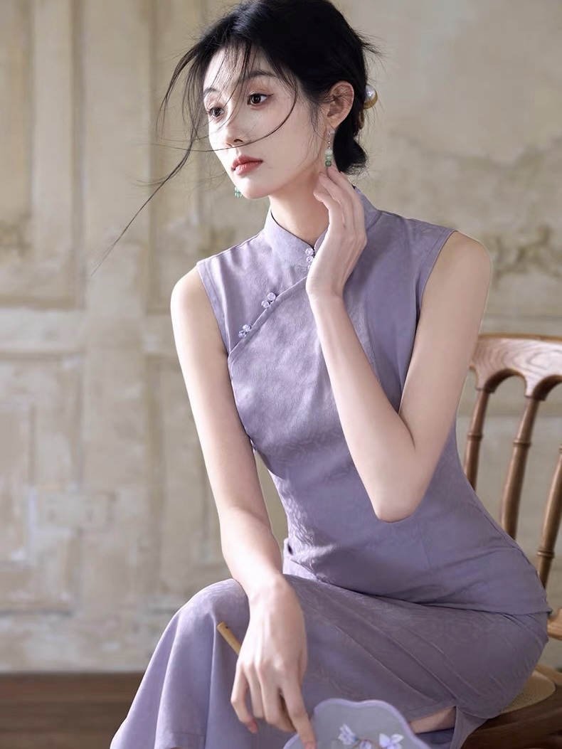 Han Zi Sleeveless Cheongsam
