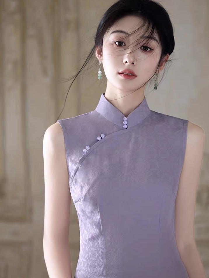 Han Zi Sleeveless Cheongsam