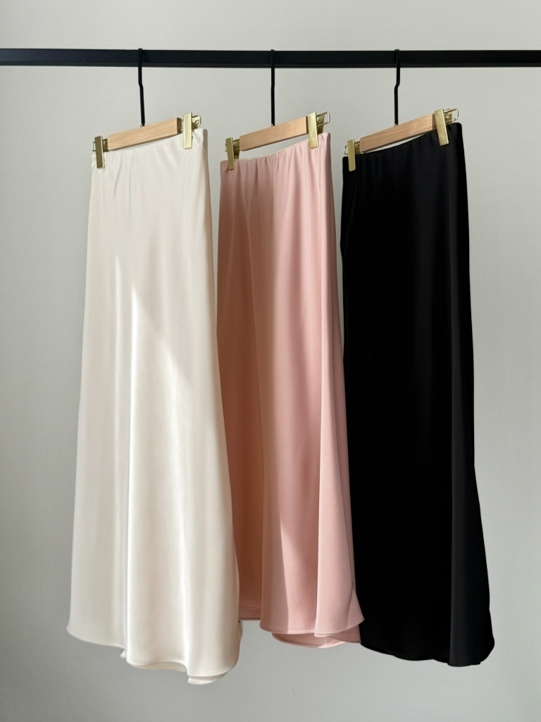 Moly Satin Skirt (Discounted-M Size)