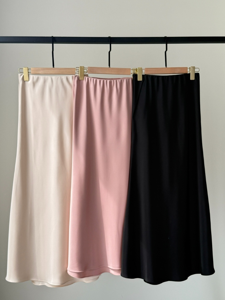 Moly Satin Skirt (Discounted-M Size)