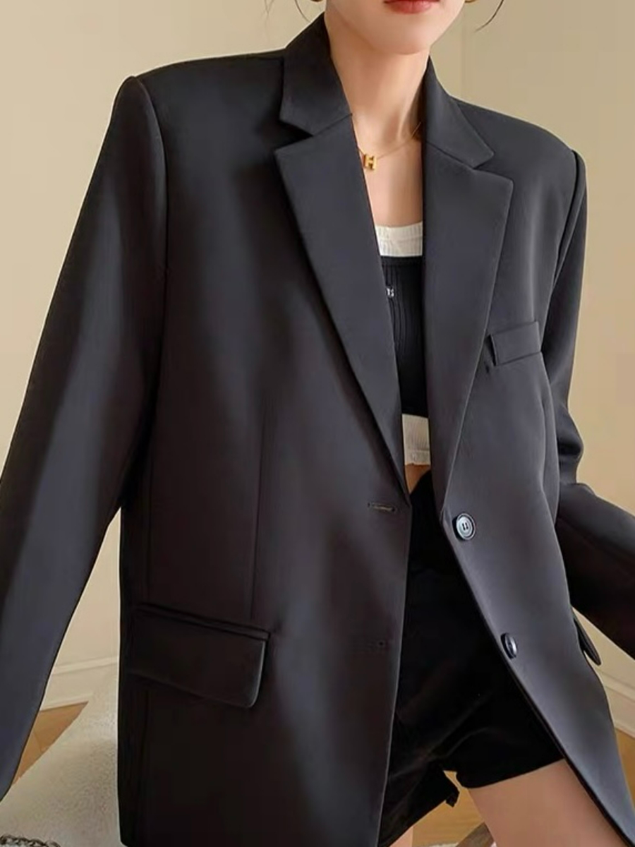 Xandriana Flap Collar Padded Shoulder Blazer