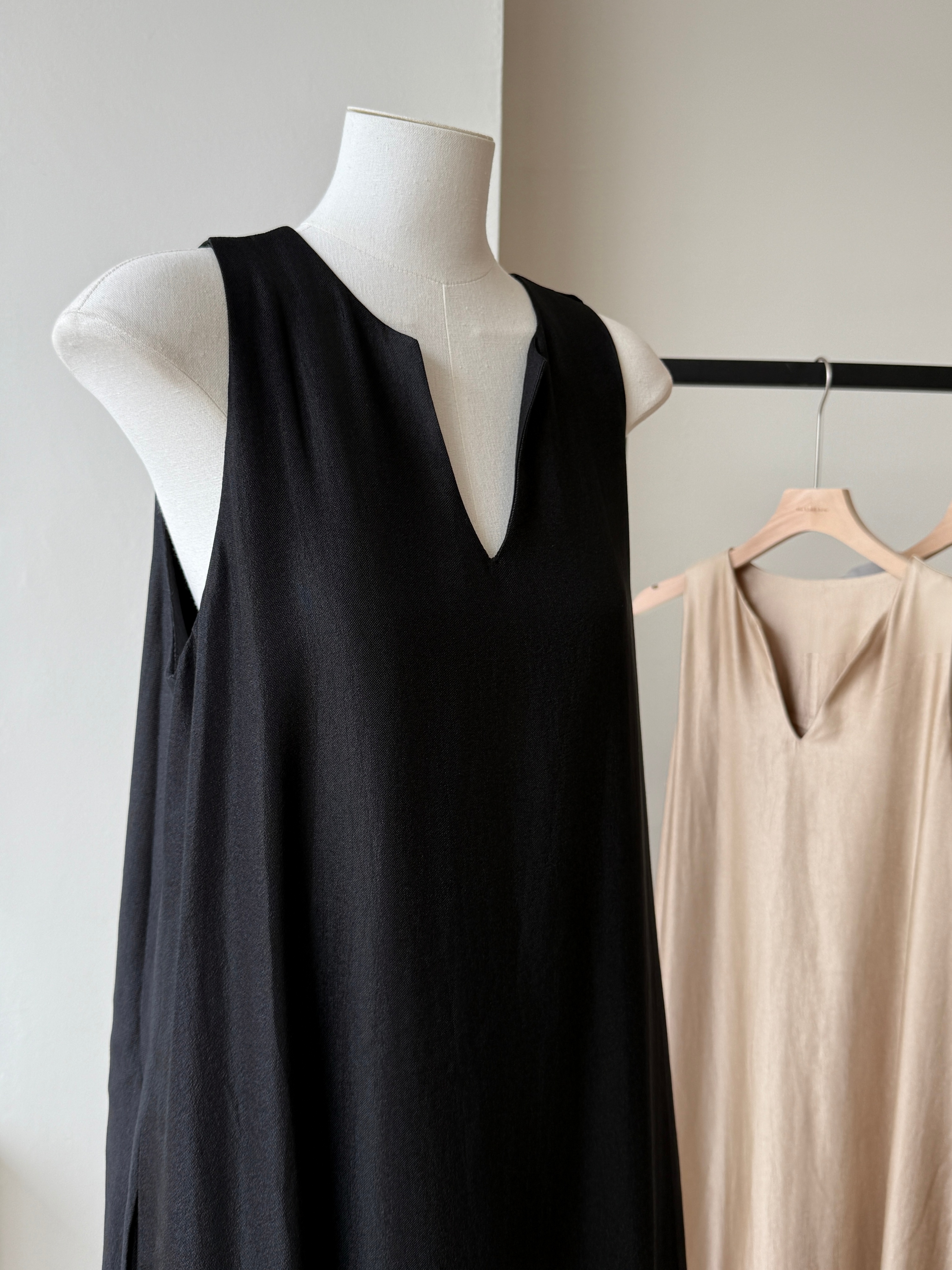 Wenda V-Neck Dress