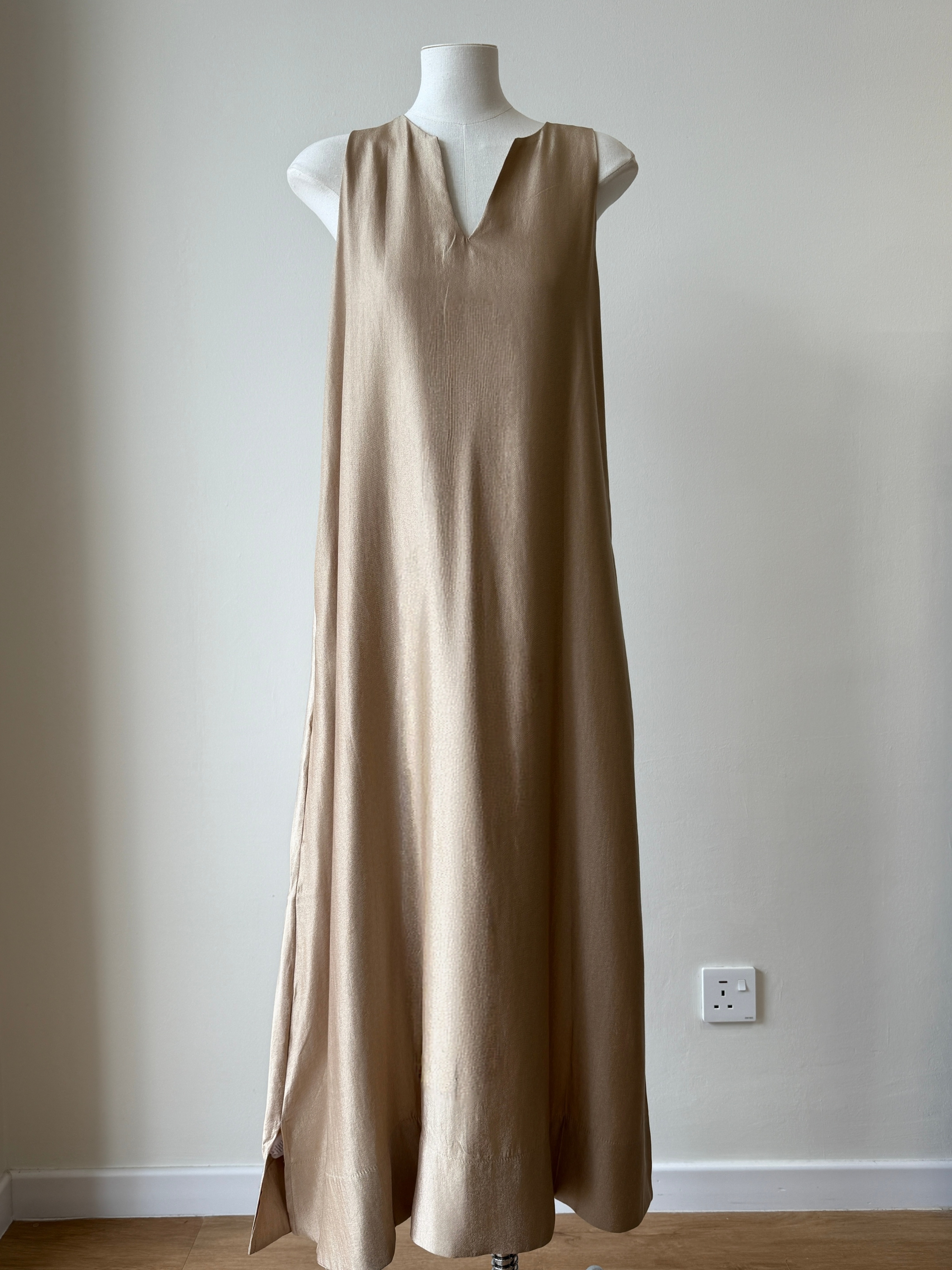 Wenda V-Neck Dress