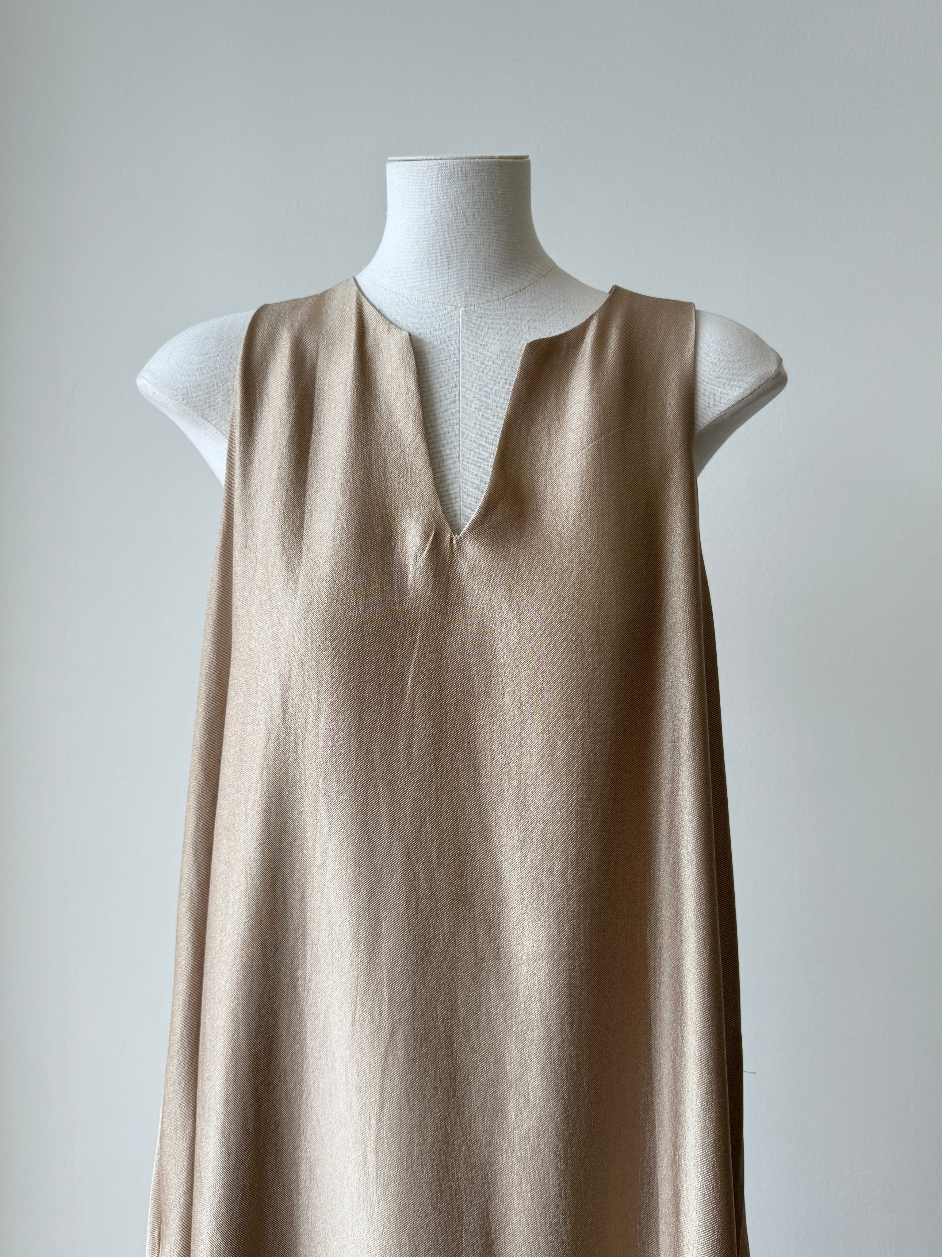 Wenda V-Neck Dress