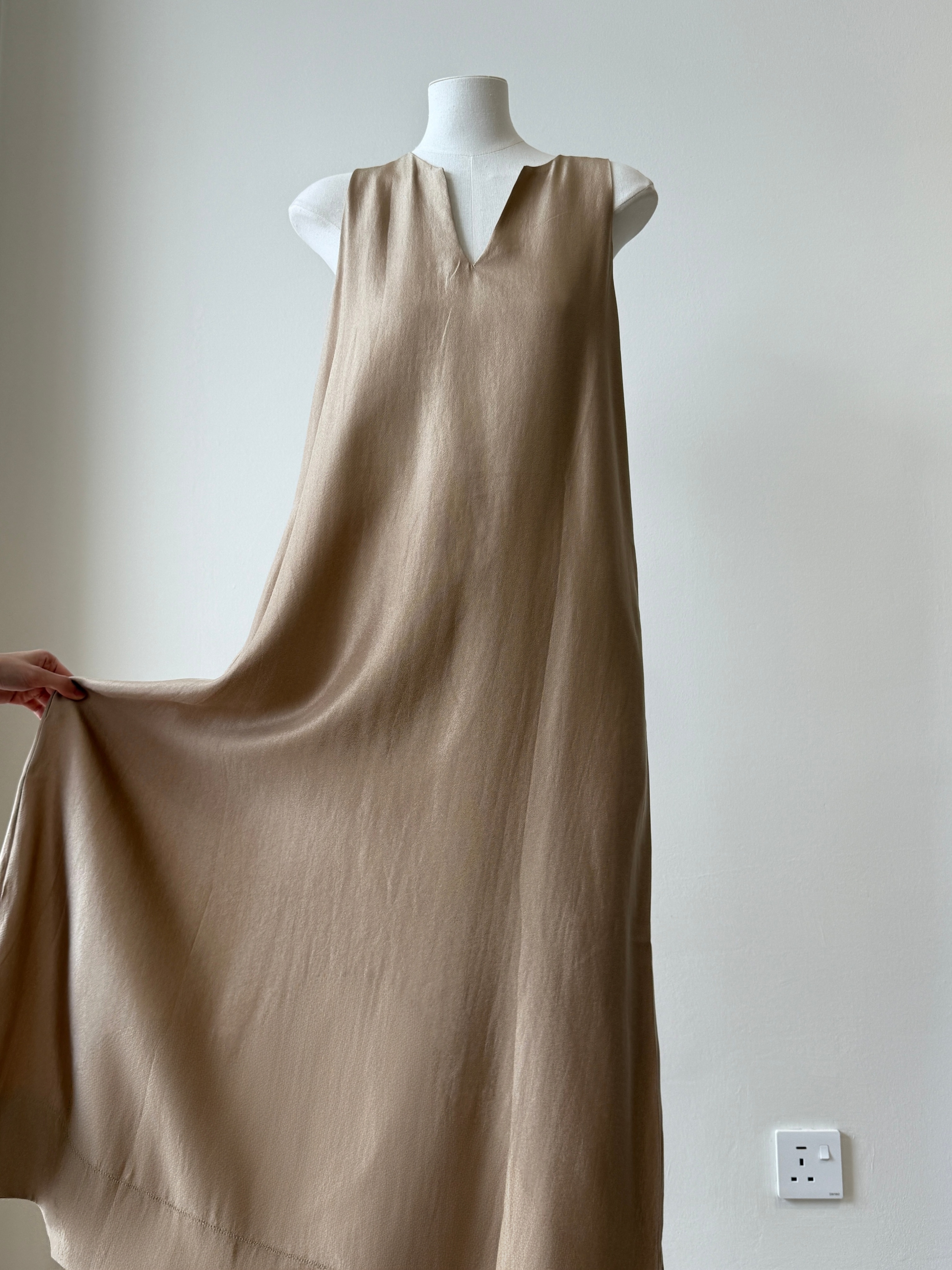 Wenda V-Neck Dress