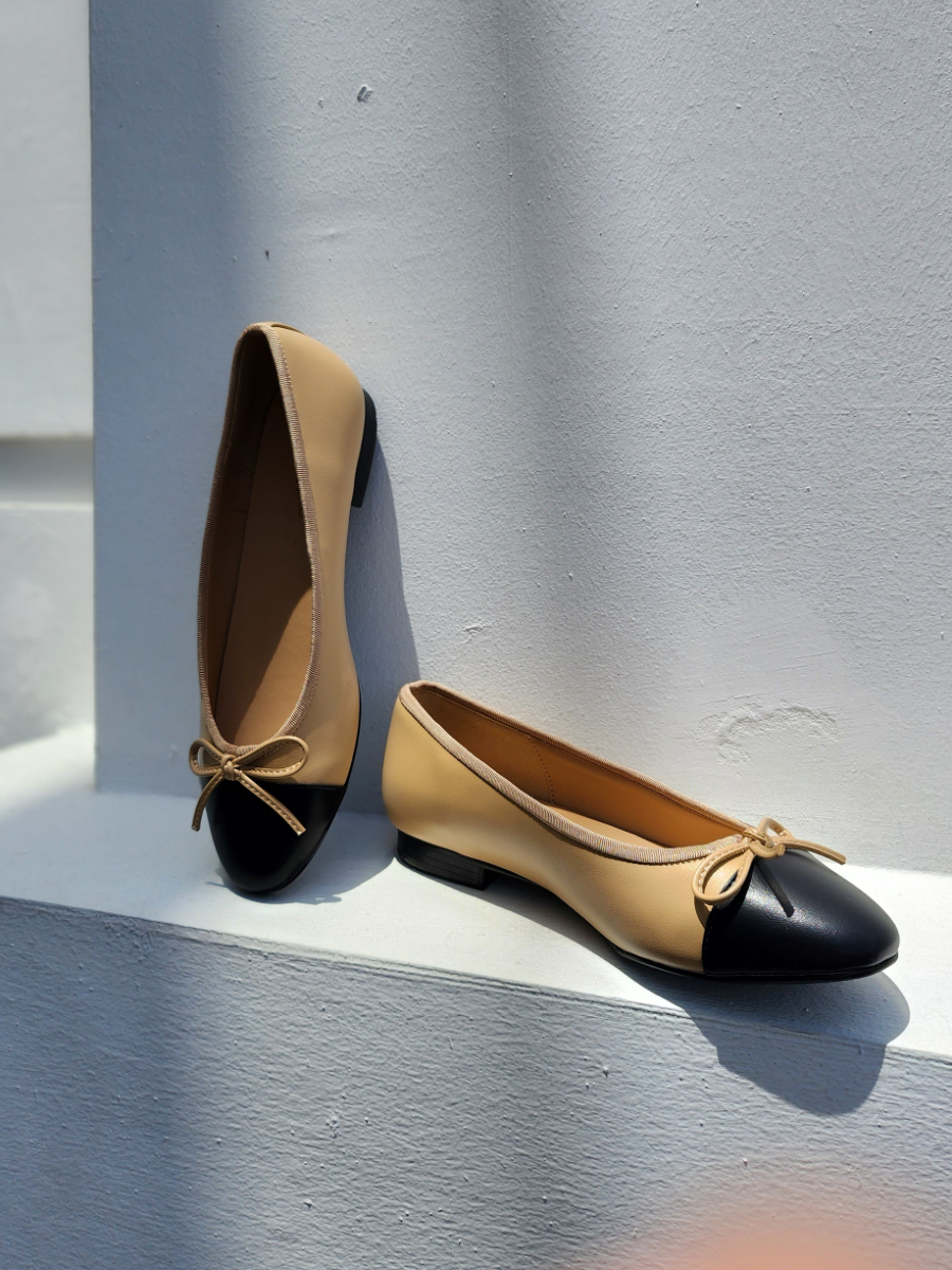 Le Classic Ballerina-The Black Bow-