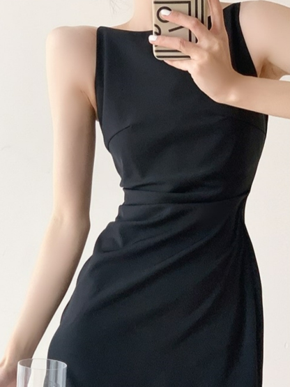 Lumi Bateau Neck Minimalist Dress-The Black Bow-