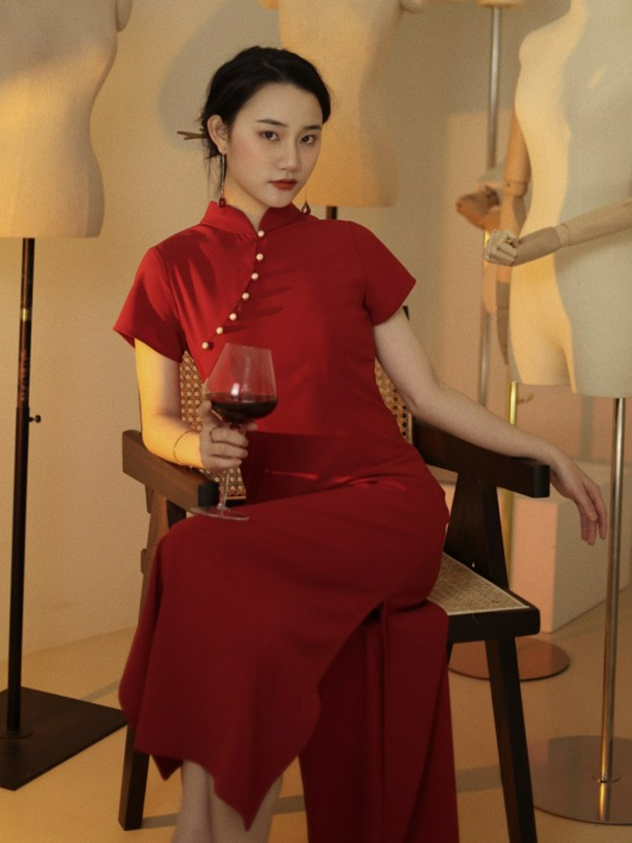 Huan Yong Pearl Embellished Cheongsam (Discounted-M size)-The Black Bow-