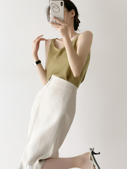 Avalynn Asymmetrical Tulip Skirt-The Black Bow-