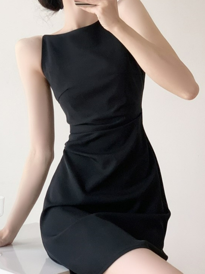 Lumi Bateau Neck Minimalist Dress-The Black Bow-