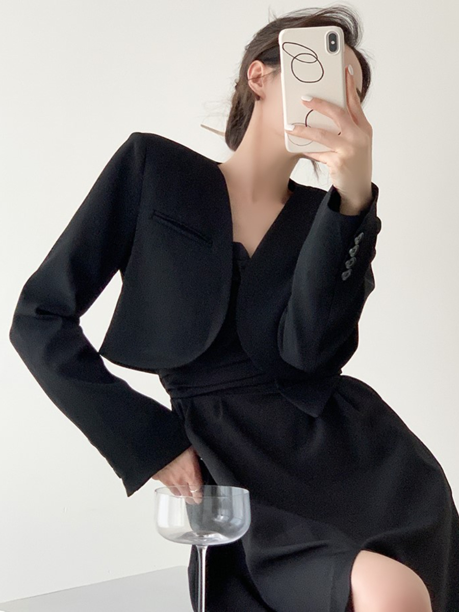 Lucya Clean Cut Fake Pocket Cropped Blazer-The Black Bow-