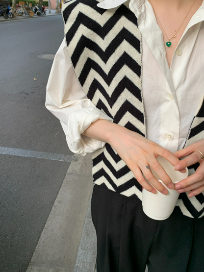 Wendy Zigzag Pattern Knit Shawl-The Black Bow-
