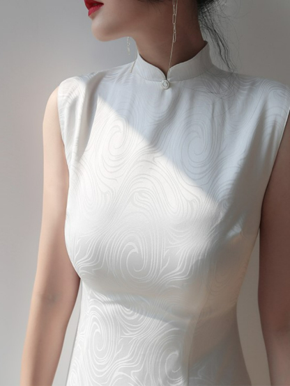 Xin Ye Sleeveless Mandarin Collar Cheongsam-The Black Bow-