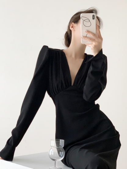 Uriella Deep-V Vintage Puff Sleeves Dress-The Black Bow-