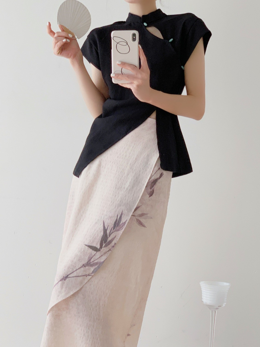 Zi Juan Slit Oriental Top-The Black Bow-