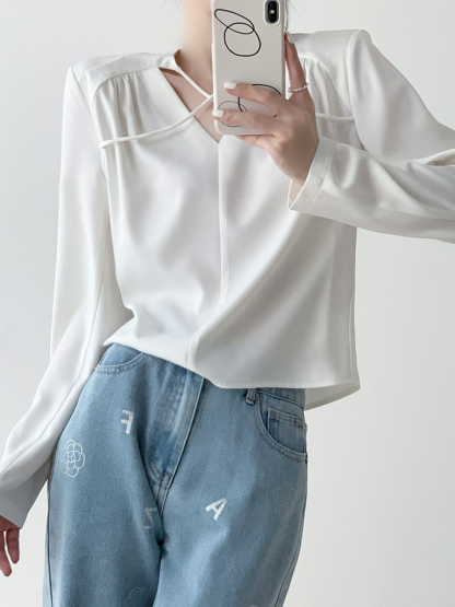 Bedda Padded Shoulder Front Cross Top -The Black Bow-