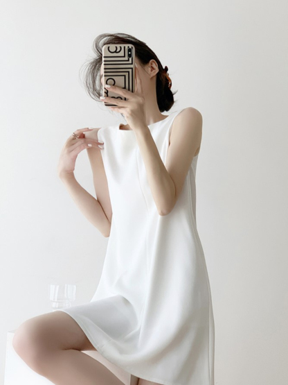 Graces Sleeveless Shift Dress-The Black Bow-