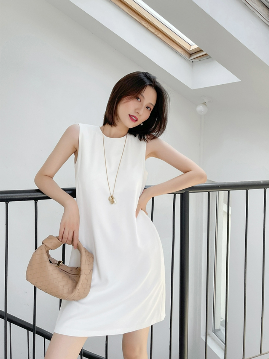 Melani Shift Dress-The Black Bow-