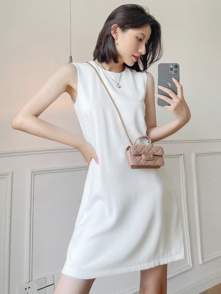 Melani Shift Dress-The Black Bow-