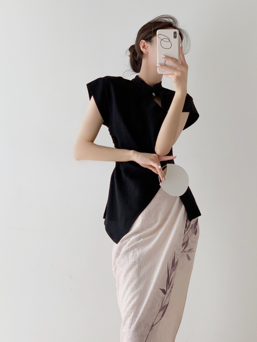 Zi Juan Slit Oriental Top-The Black Bow-