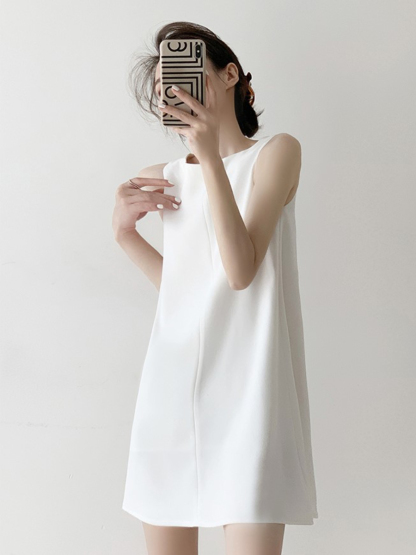 Graces Sleeveless Shift Dress-The Black Bow-