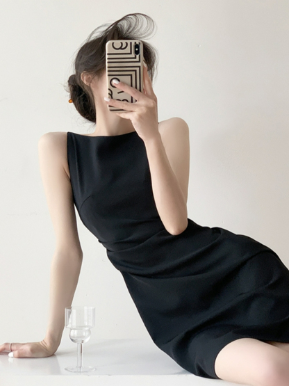 Lumi Bateau Neck Minimalist Dress-The Black Bow-