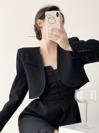 Lucya Clean Cut Fake Pocket Cropped Blazer-The Black Bow-