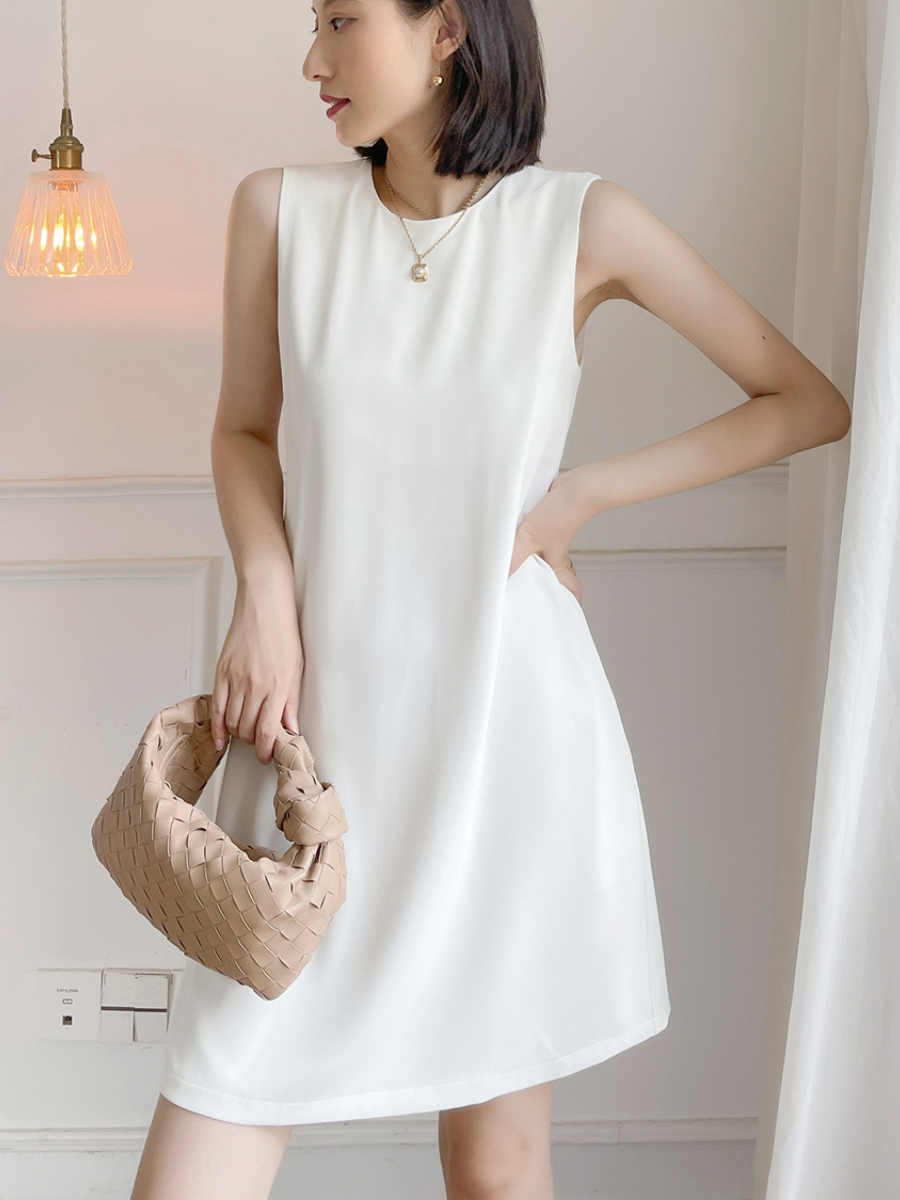 Melani Shift Dress-The Black Bow-