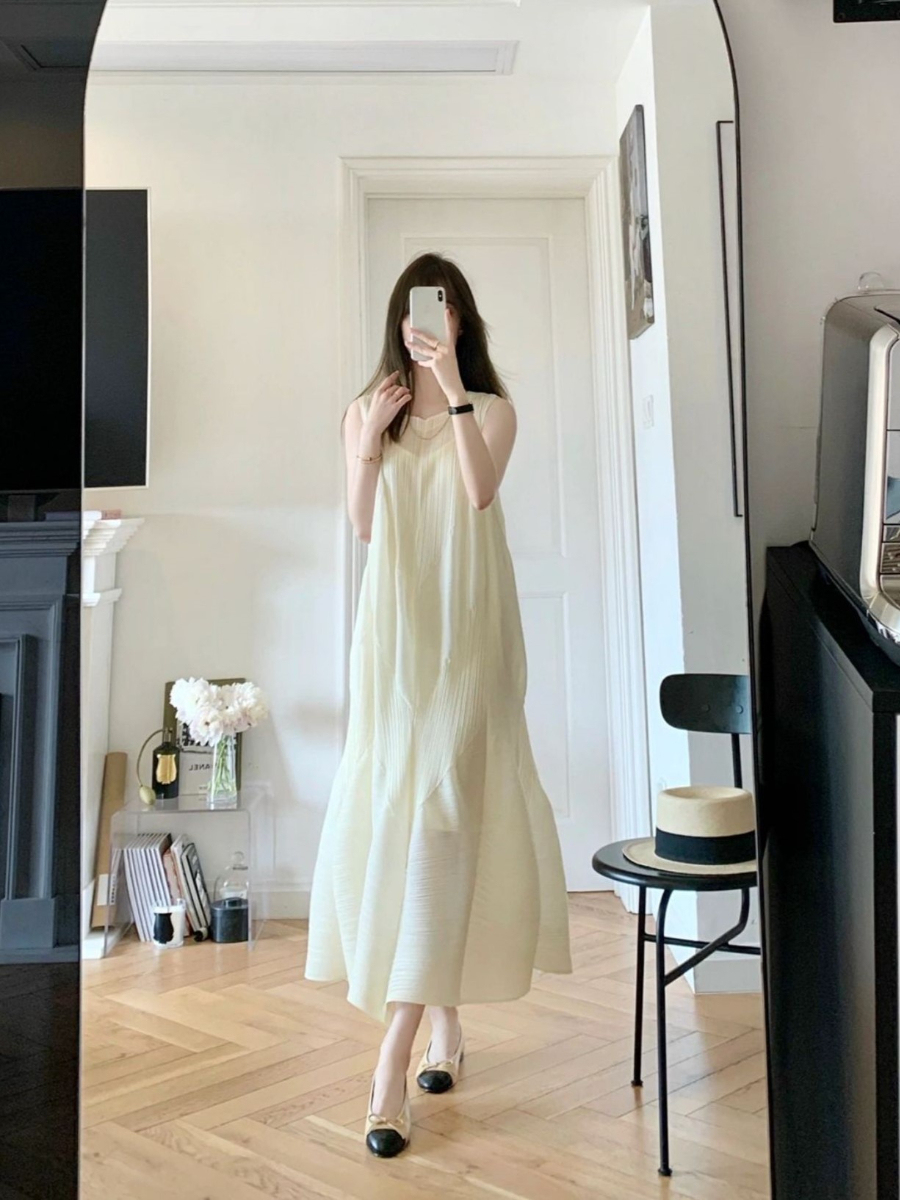 Le Classic Ballerina-The Black Bow-