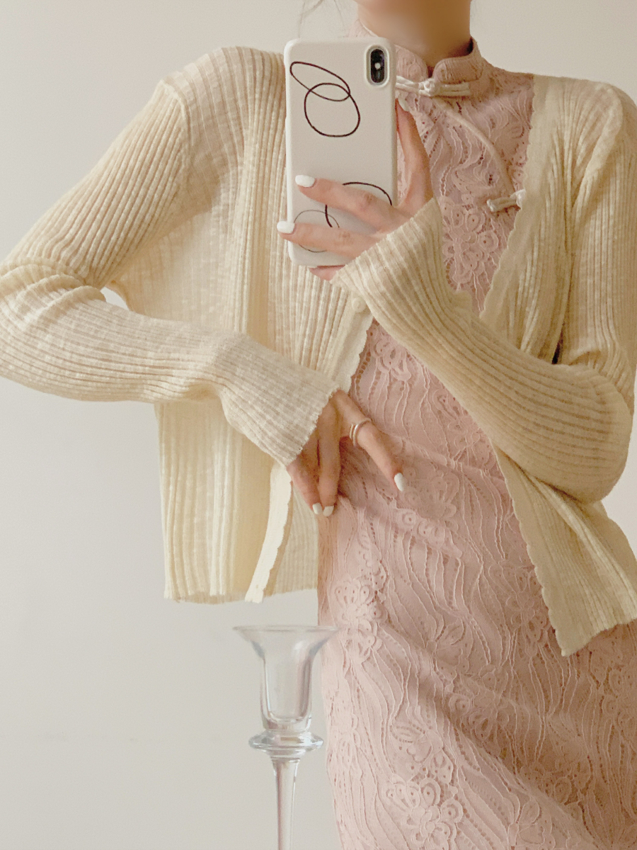 Yi Yi Cardigan-The Black Bow-