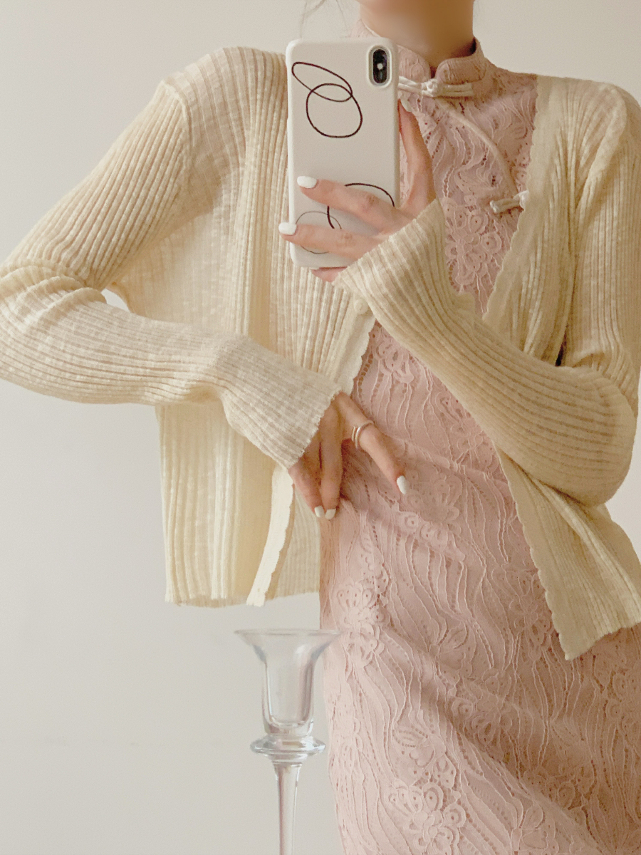 Yi Yi Cardigan-The Black Bow-