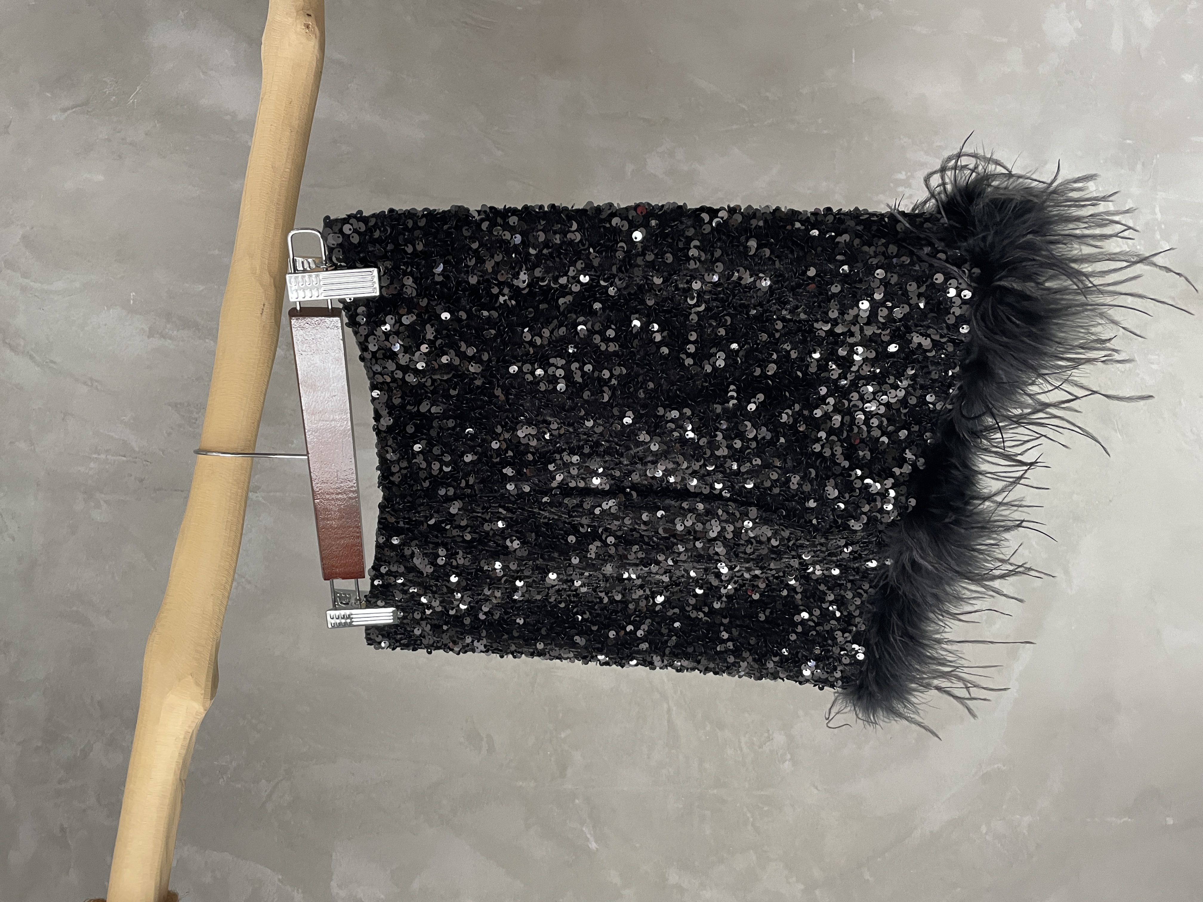 Kinlay Feather Trimmed Sequin Skirt (Disocunted-S size)-The Black Bow-