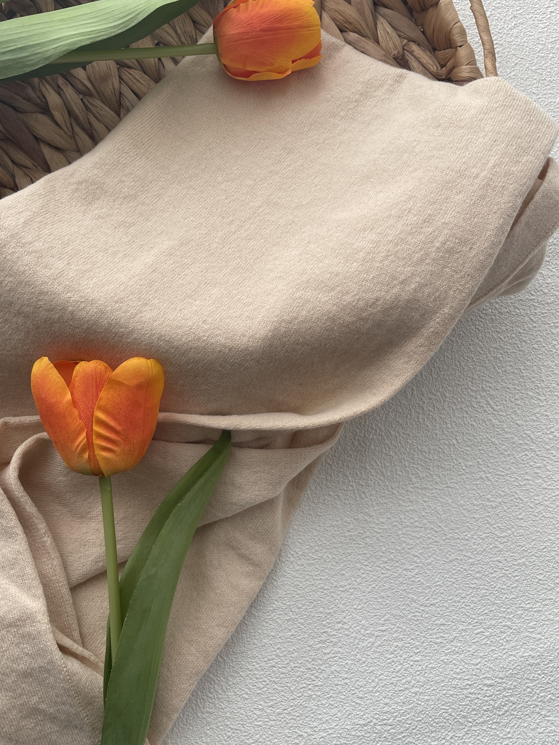 Milo Shawl (DisocuntedFree size) The Black Bow