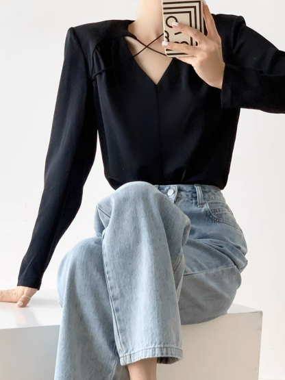 Bedda Padded Shoulder Front Cross Top -The Black Bow-