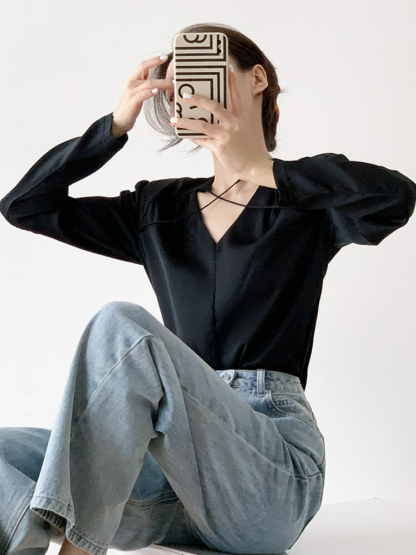 Bedda Padded Shoulder Front Cross Top -The Black Bow-