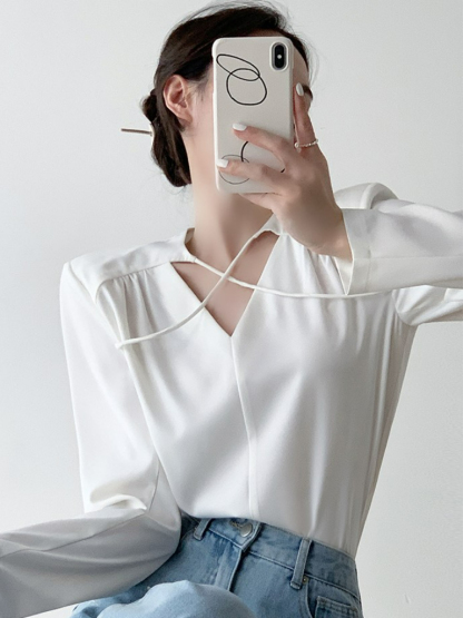Bedda Padded Shoulder Front Cross Top -The Black Bow-