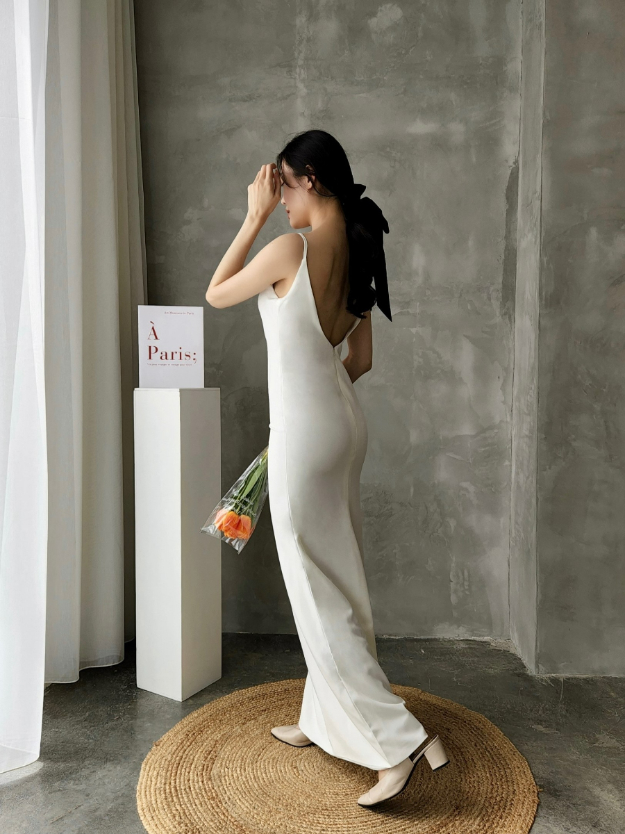 Faith Curved V Back Floor Length Minimalist Light Gown (Discounted-M & L size)-The Black Bow-