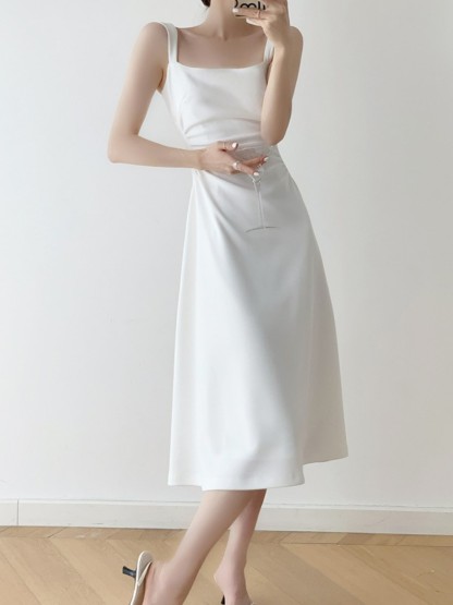Nashla Square Neck Fit & Flare Dress -The Black Bow-