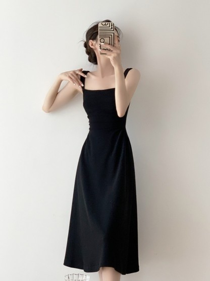 Nashla Square Neck Fit & Flare Dress -The Black Bow-